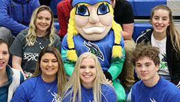 Students with Norse mascot